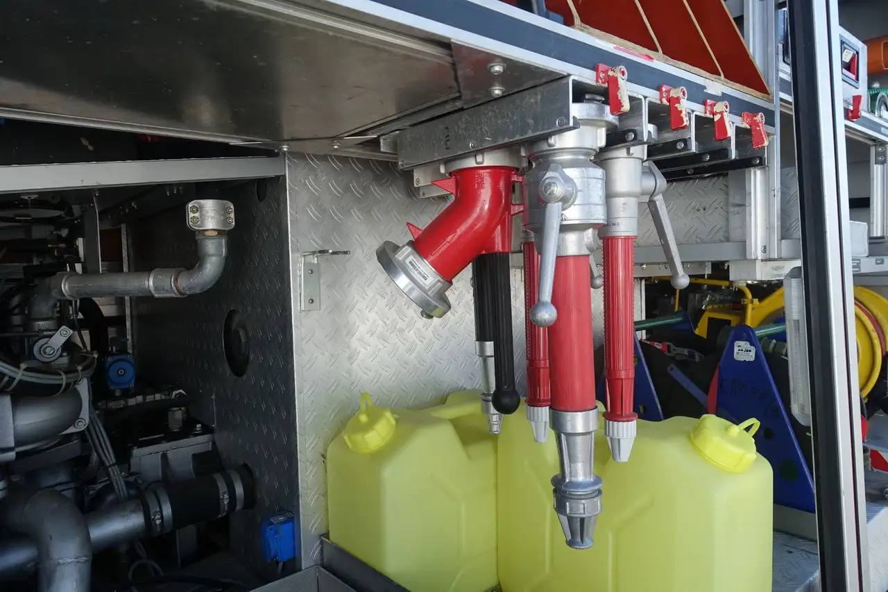 Mercedes-Benz 814 F Feuerwehr , LF8,Aufbau Ziegler, foto 12