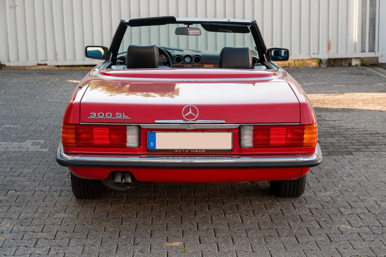 Mercedes-Benz SL 300 (107) Signalrot deutsches Fahrzeug, foto 4