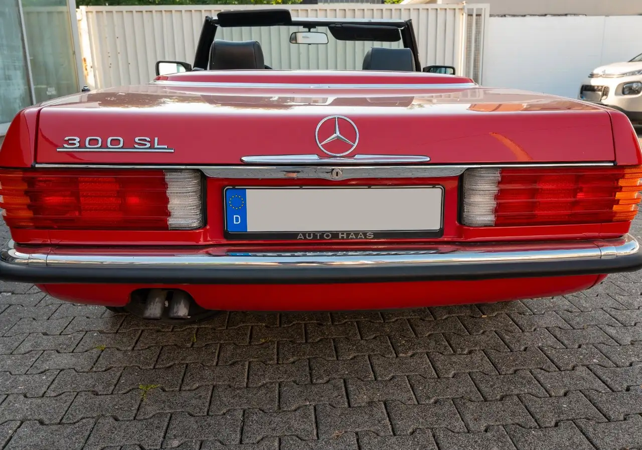 Mercedes-Benz SL 300 (107) Signalrot deutsches Fahrzeug, foto 6