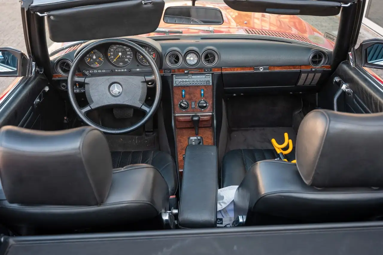 Mercedes-Benz SL 300 (107) Signalrot deutsches Fahrzeug, foto 10