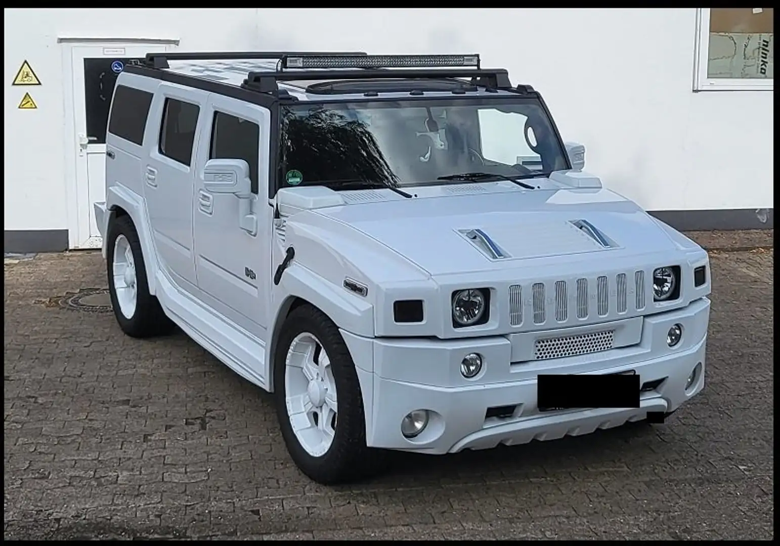 HUMMER H2 CUSTOM CAR BREMBO ANLAGE BODYKIT 22 Zoll Felgen Weiß - 1