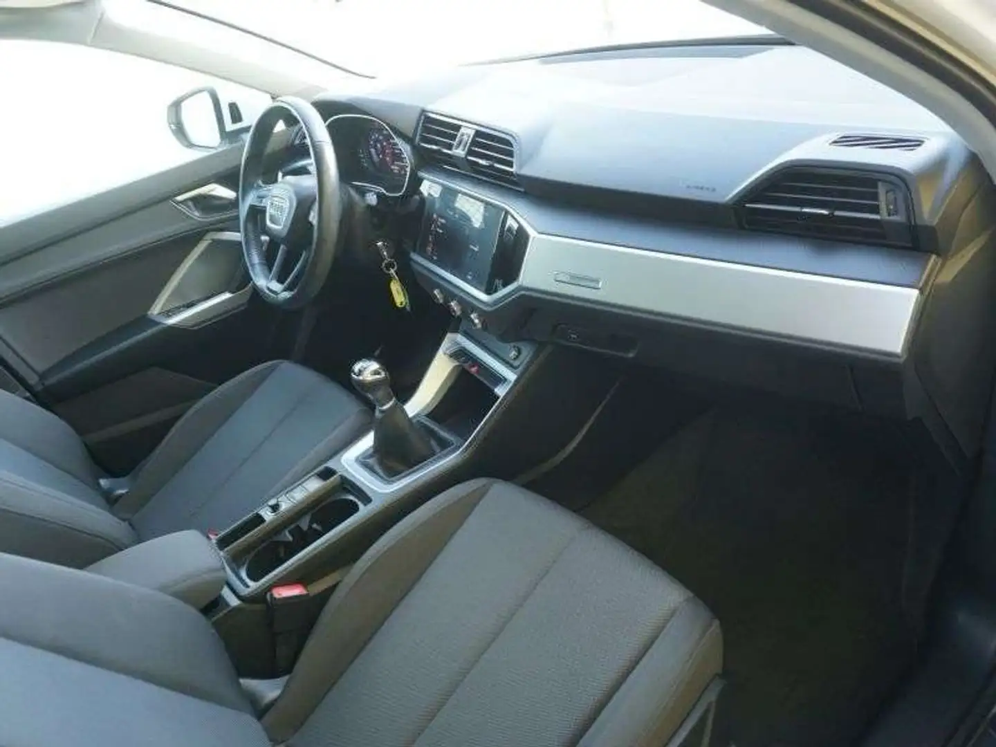 Audi Q3 35 TDI quattro Schwarz - 1