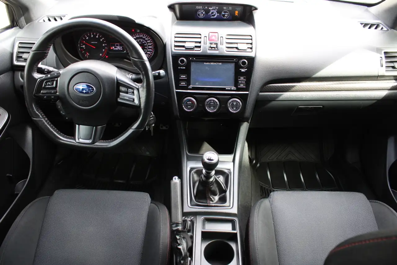 Subaru WRX снимка Subaru WRX