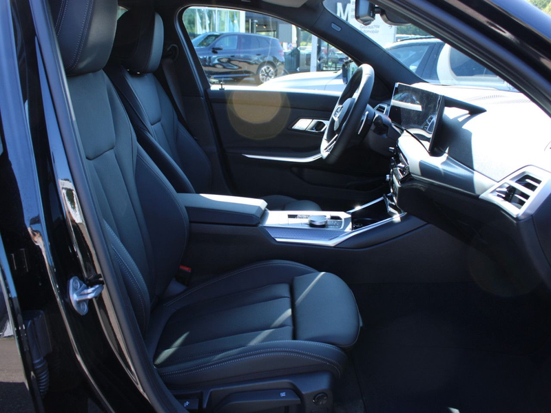 BMW 320 i Touring M Sport AHK LED ACC Innovationspaket — photo 13