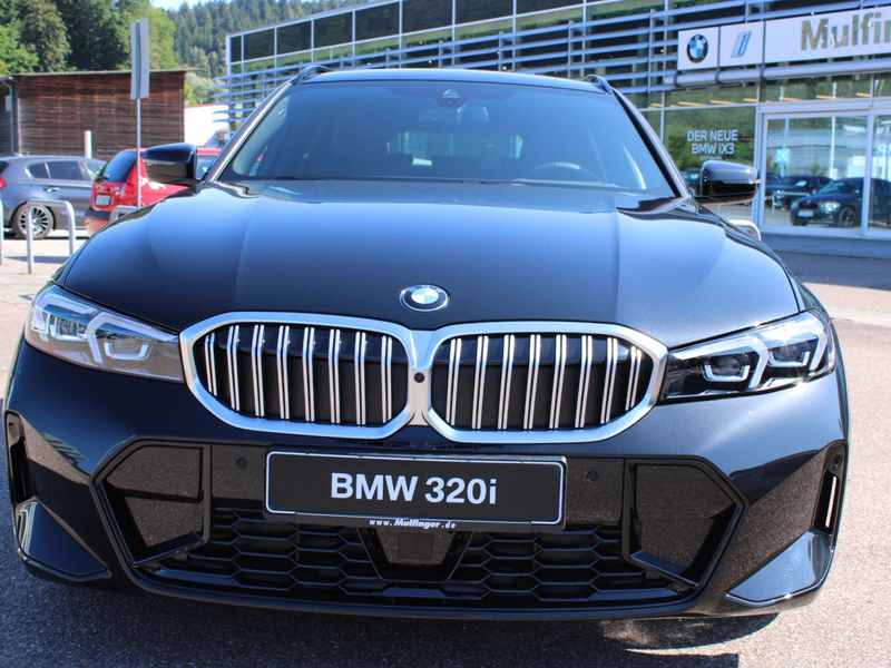 BMW 320 i Touring M Sport AHK LED ACC Innovationspaket — photo 3