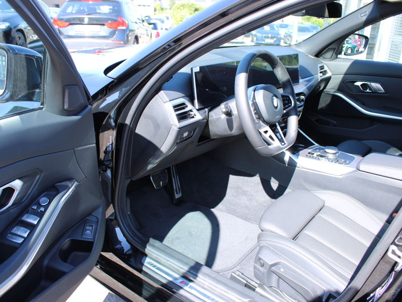 BMW 320 i Touring M Sport AHK LED ACC Innovationspaket — photo 11