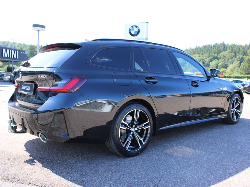 BMW 320 i Touring M Sport AHK LED ACC Innovationspaket — photo 7