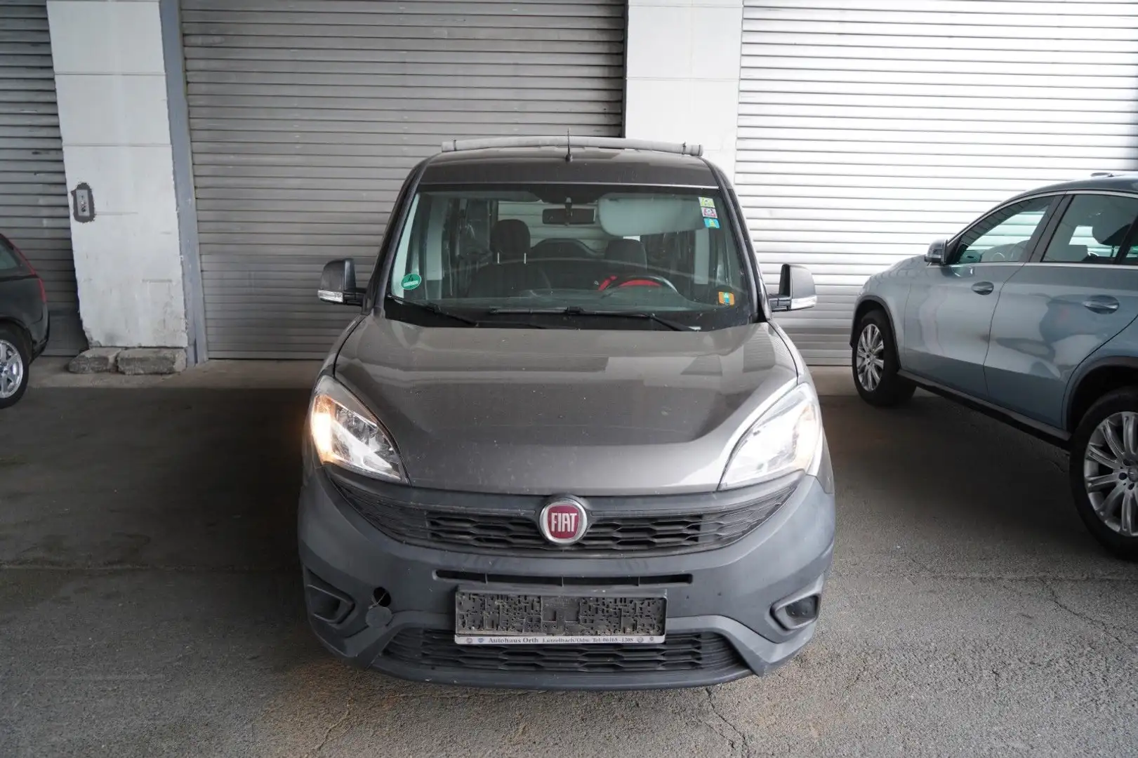 Fiat Doblo 1.6 HDI Maxi Kombi Klima*USB-AUX*PDC Grau - 1
