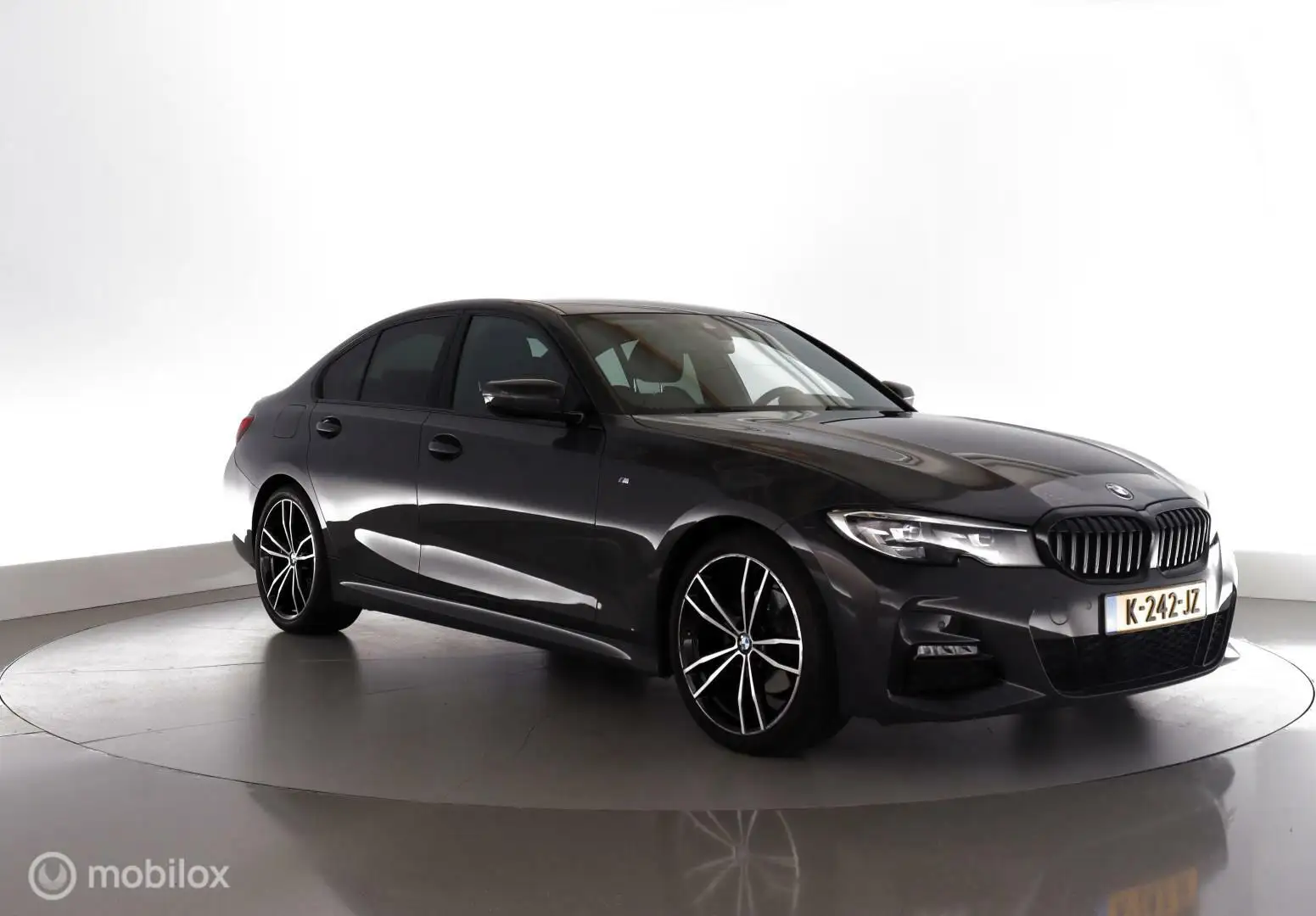 BMW 320 3-serie 320i Automaat M Sport Executive Edition Sh Grau - 2