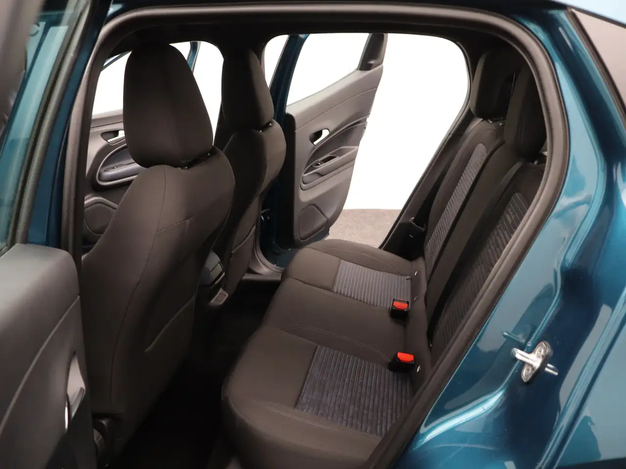 Alfa Romeo Junior 2025 — фото 12