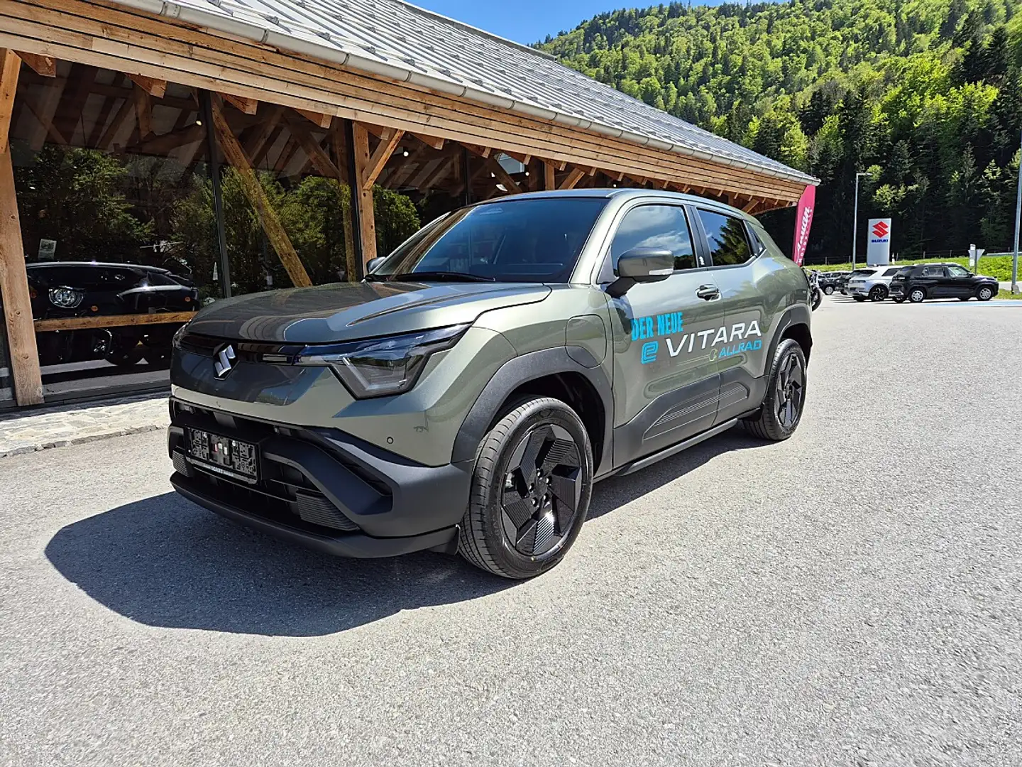 Suzuki Vitara eVitara 61kWh GL+ Allgrip-e Shine Grün - 1