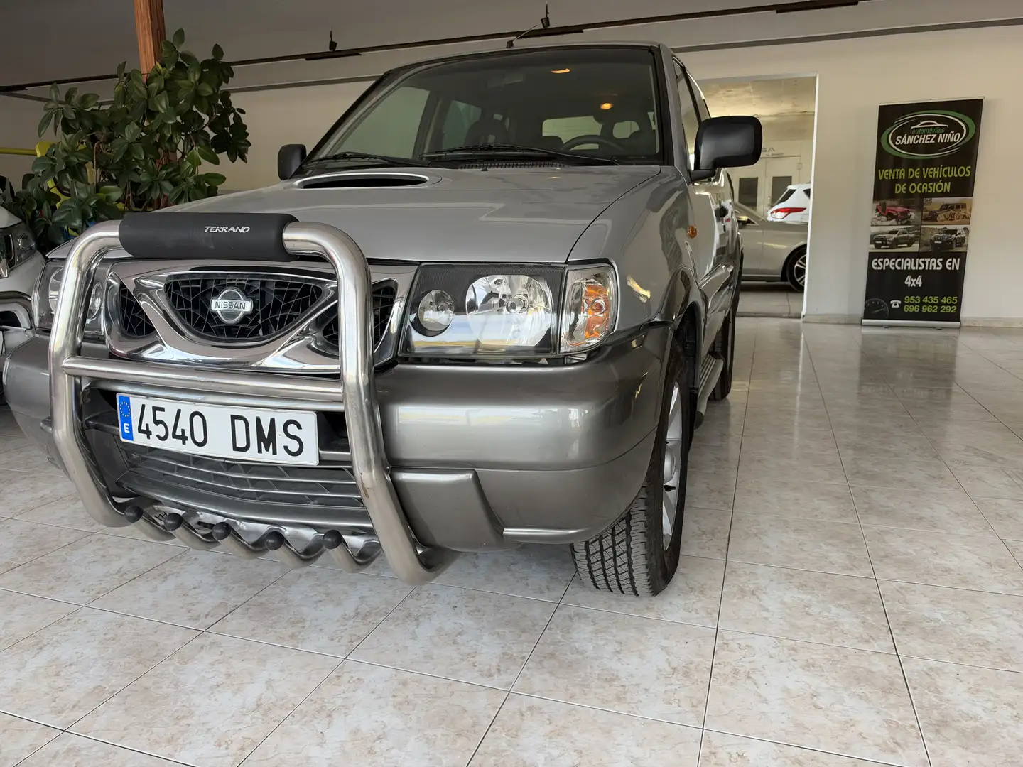 Nissan Terrano 2.7TDI Sport Gris - 1