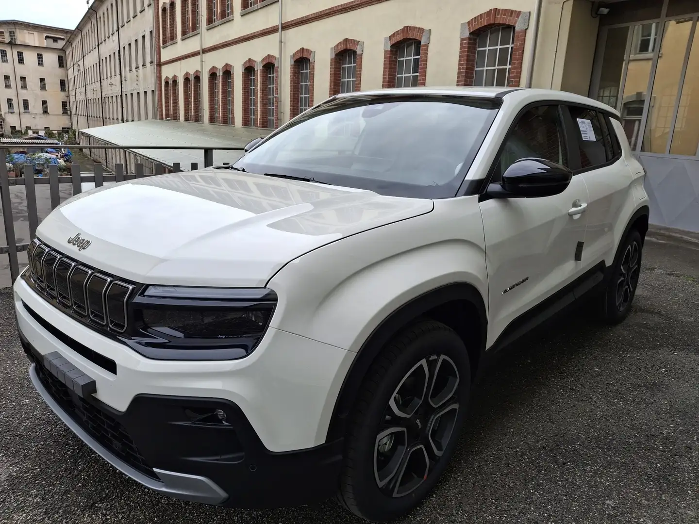 Jeep Avenger 1.2 turbo Summit fwd 100cv - 1