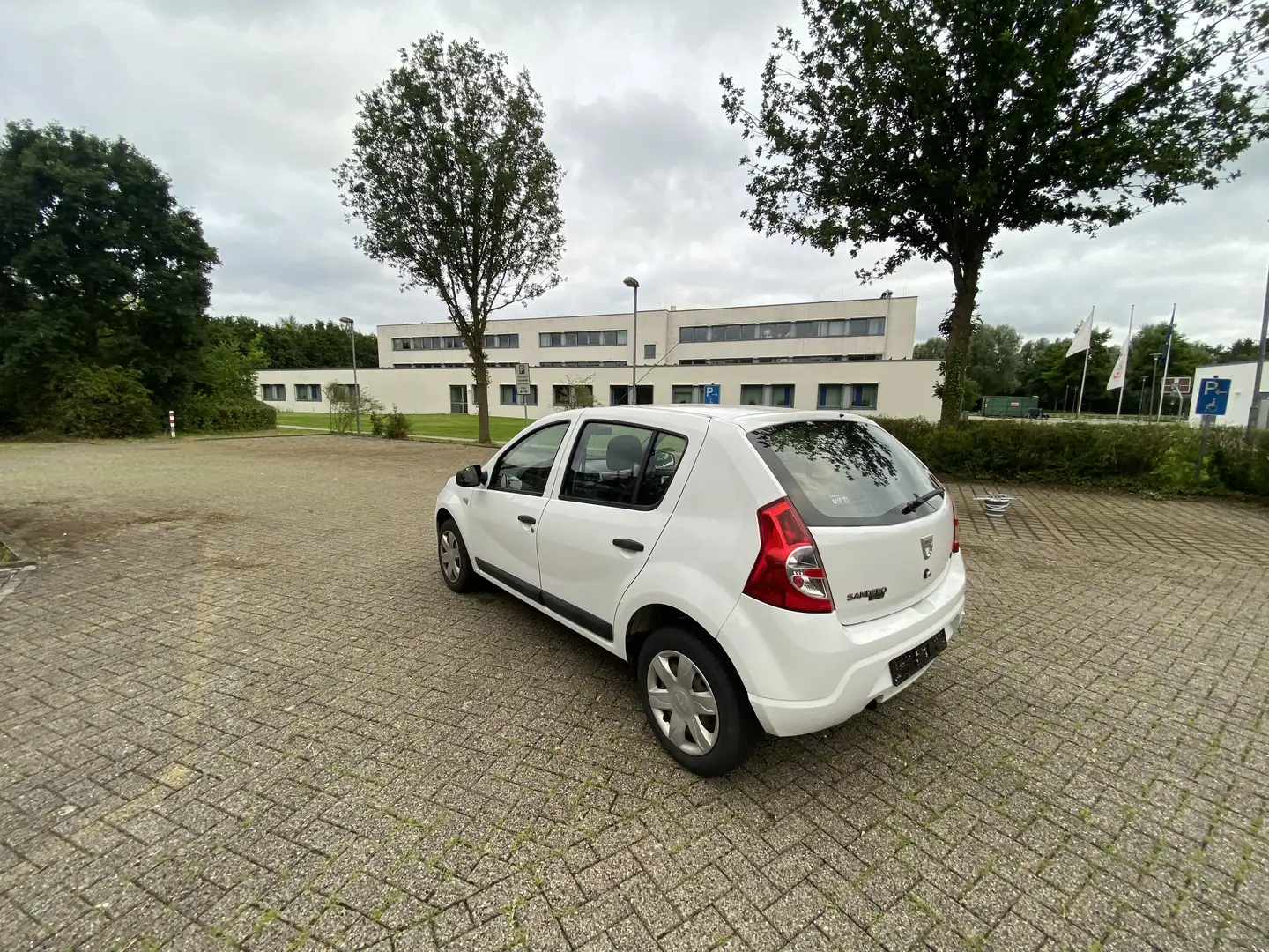 Dacia Sandero 1.2 16V eco2 Weiß - 2