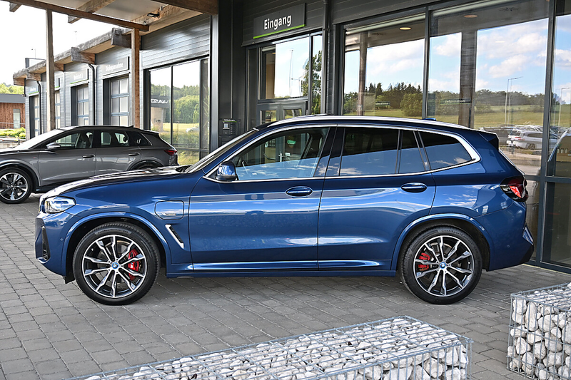 BMW X3 xDrive30e PHEV Aut. M Sport 20", adapt. Fahrwer... — photo 2