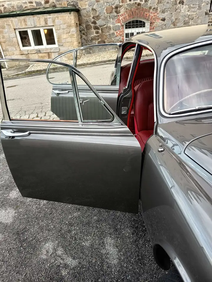 Jaguar Daimler Sovereign / Jaguar 420 RHD - sehr selten, foto 3