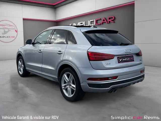 Audi Q3 view 5