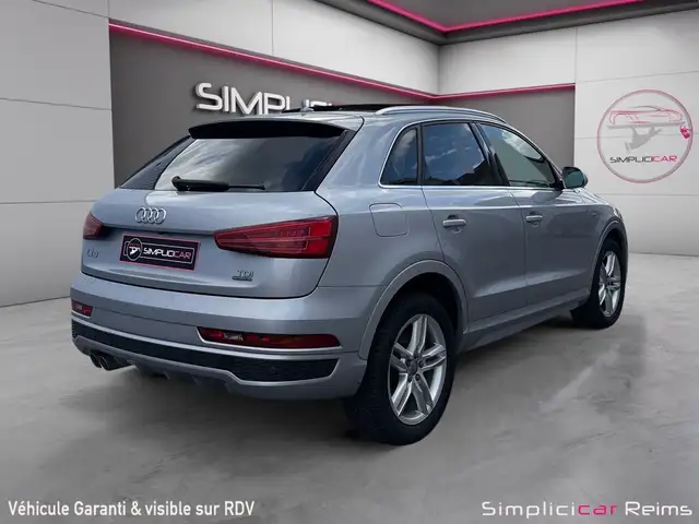 Audi Q3 view 7