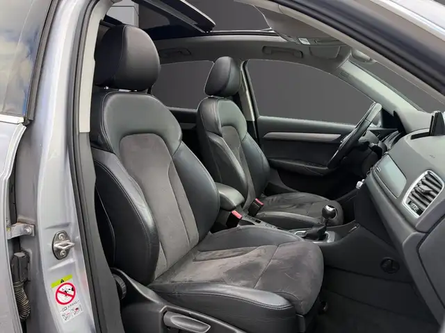 Audi Q3 view 8