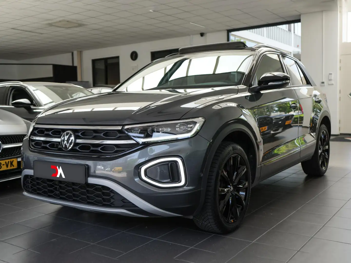 Volkswagen T-Roc 1.0 TSI | PANO | CAMERA | VIRTUAL | 2023 Grijs - 1