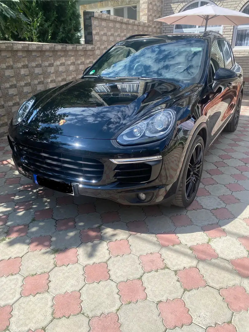 Porsche Cayenne Diesel- GTS Optik(Black) - 2