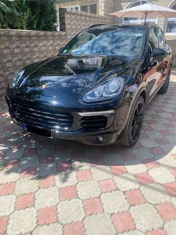 Porsche Cayenne Diesel- GTS Optik(Black)