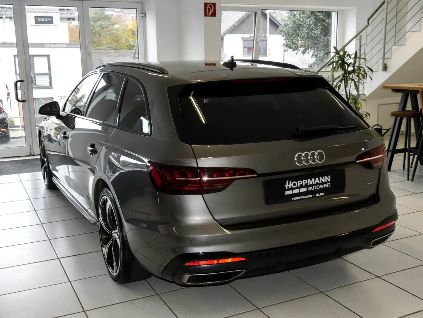 Audi A4 quattro 2.0 TDI S line AHK MATRIX E-HEC Grau - 2