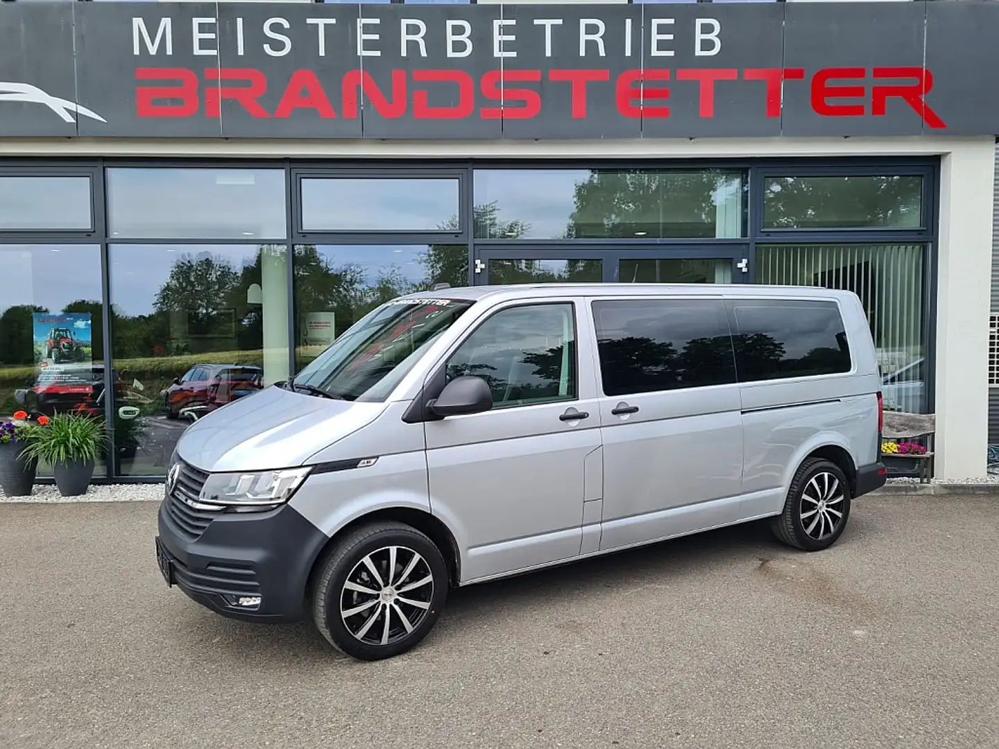 Volkswagen T6 Kombi LR 2,0 TDI Zilver - 1