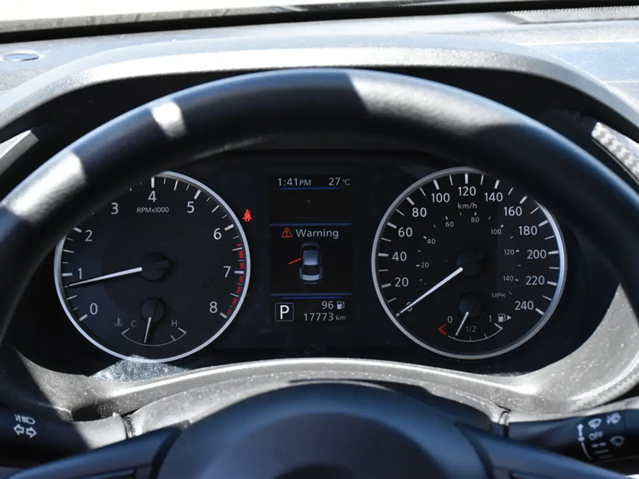 Nissan Sentra снимка Nissan Sentra