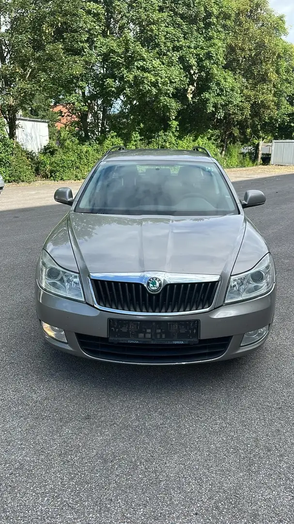 Skoda Octavia Combi 1.2 TSI FAMILY Braun - 1