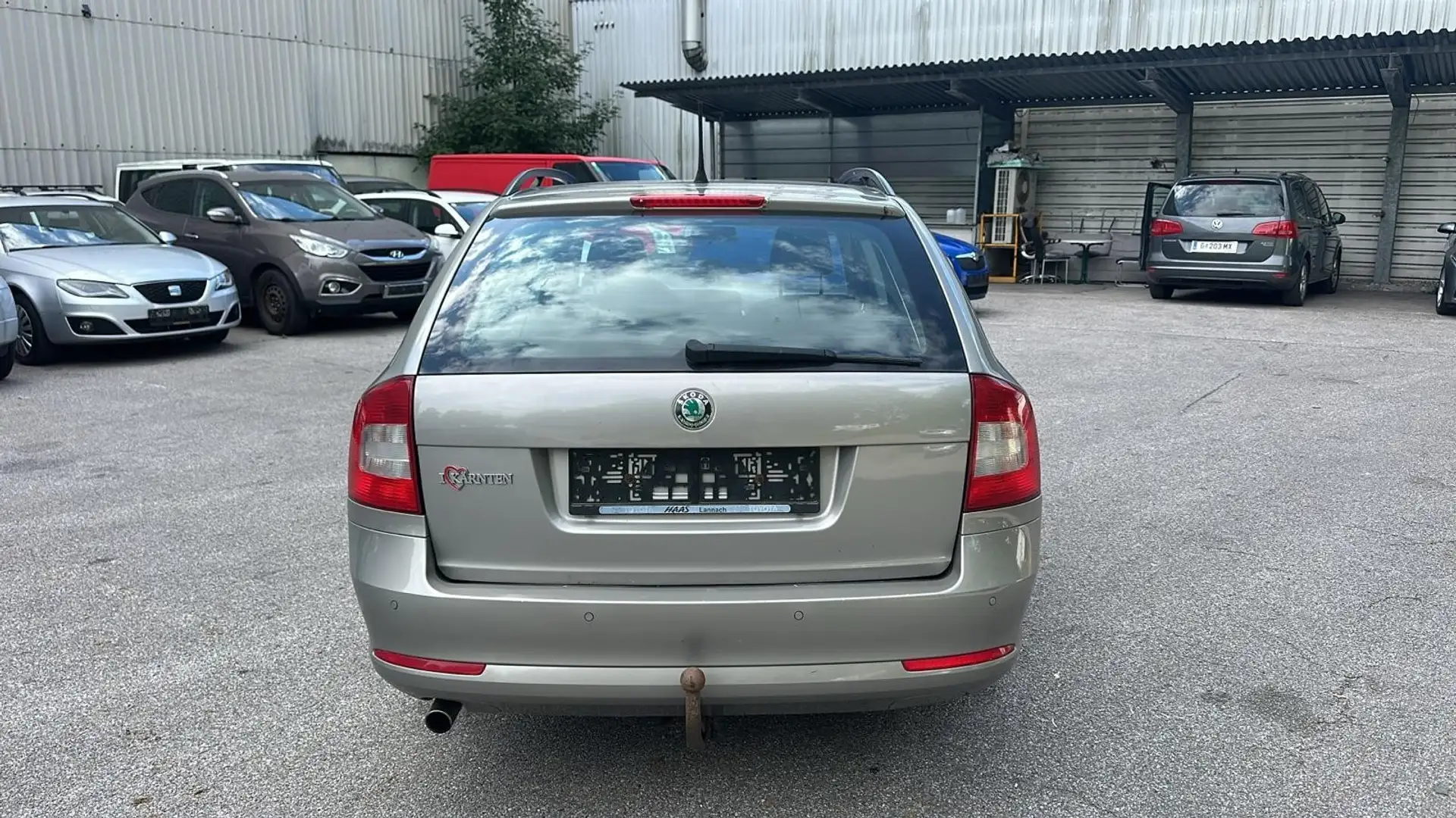 Skoda Octavia Combi 1.2 TSI FAMILY Braun - 2