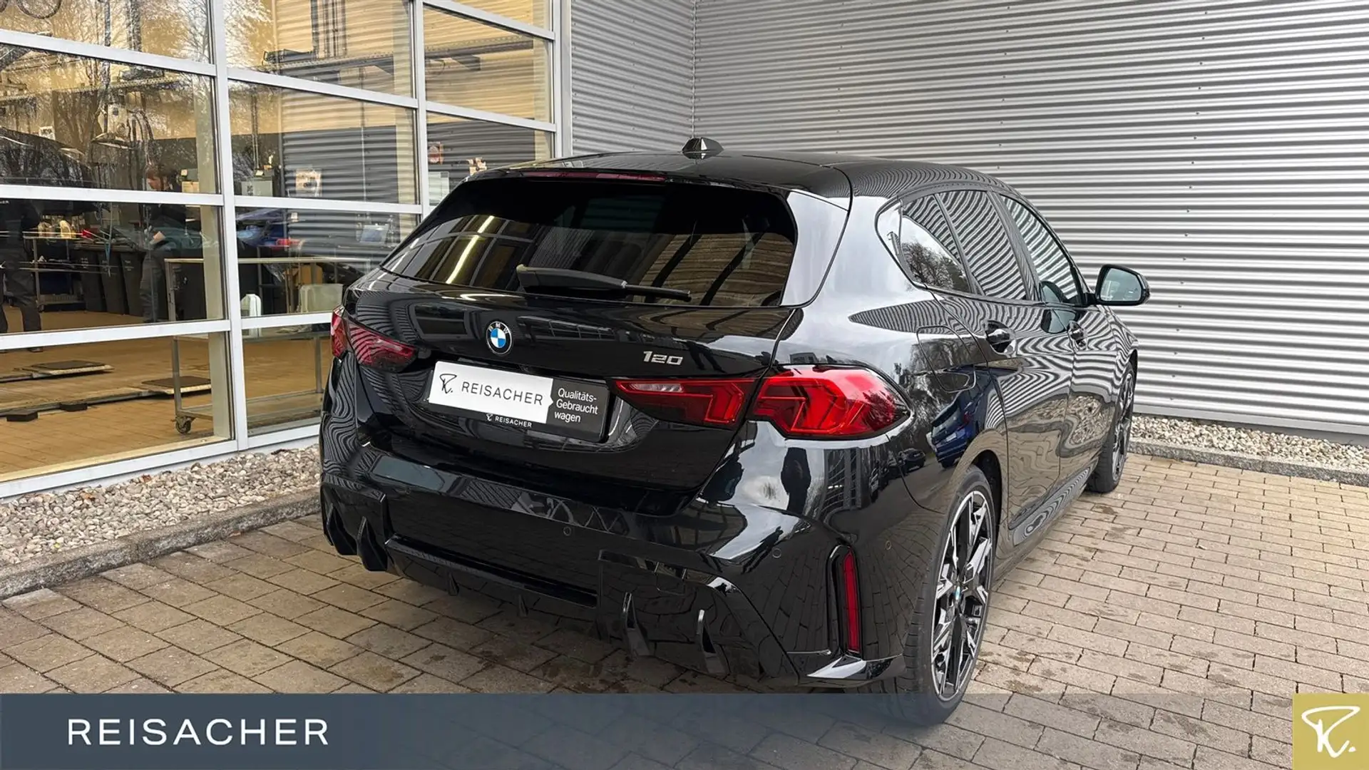 BMW 120 M-Sport AHK ACC 360° HUD Iconic Glow  19" Schwarz - 2