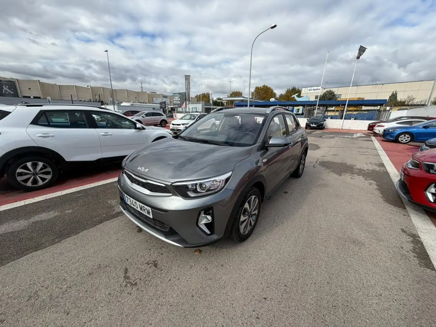 Kia Stonic 1.0 T-GDi 74kW (100CV) MHEV MT Concept Grau - 1