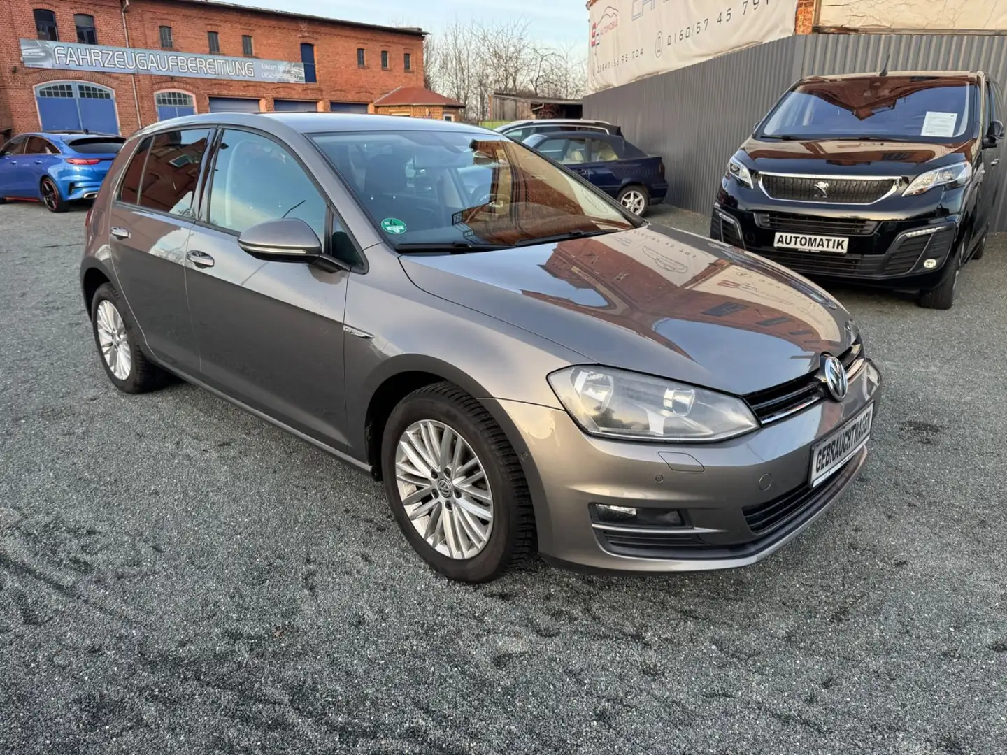 Volkswagen Golf VII Lim. Cup BMT / LED / Navi / PDC / SHZ Grau - 1