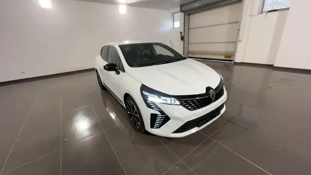 Renault Clio view 3