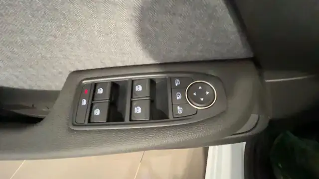 Renault Clio view 18
