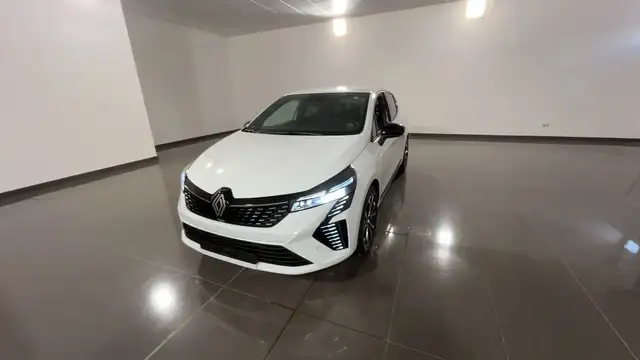 2025 Renault Clio in White for sale