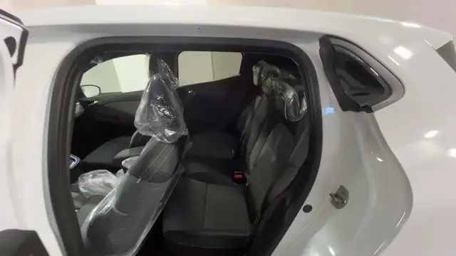 Renault Clio view 9