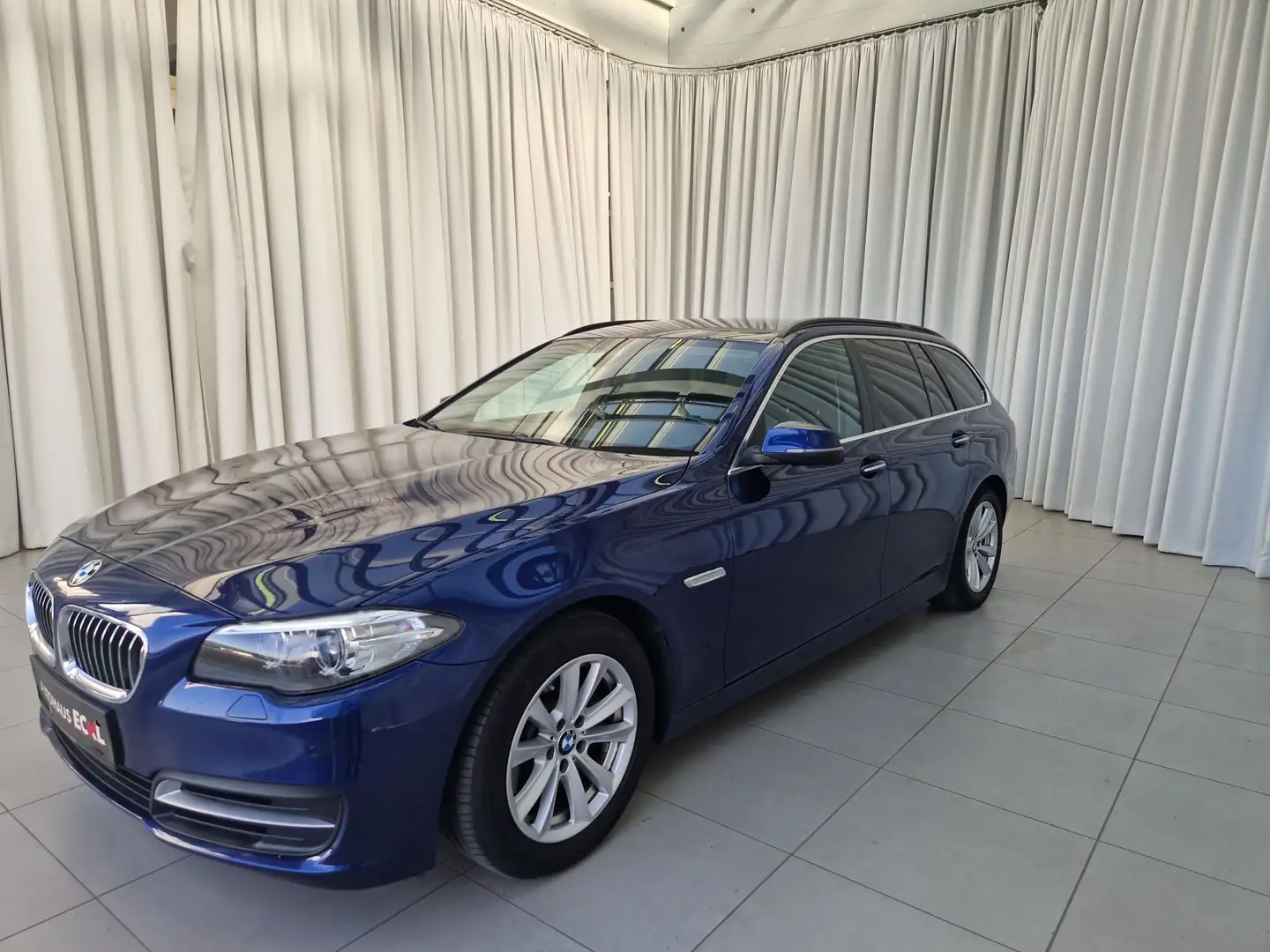 BMW 520 D Touring (F11) KlimaA SHZ Blau - 2