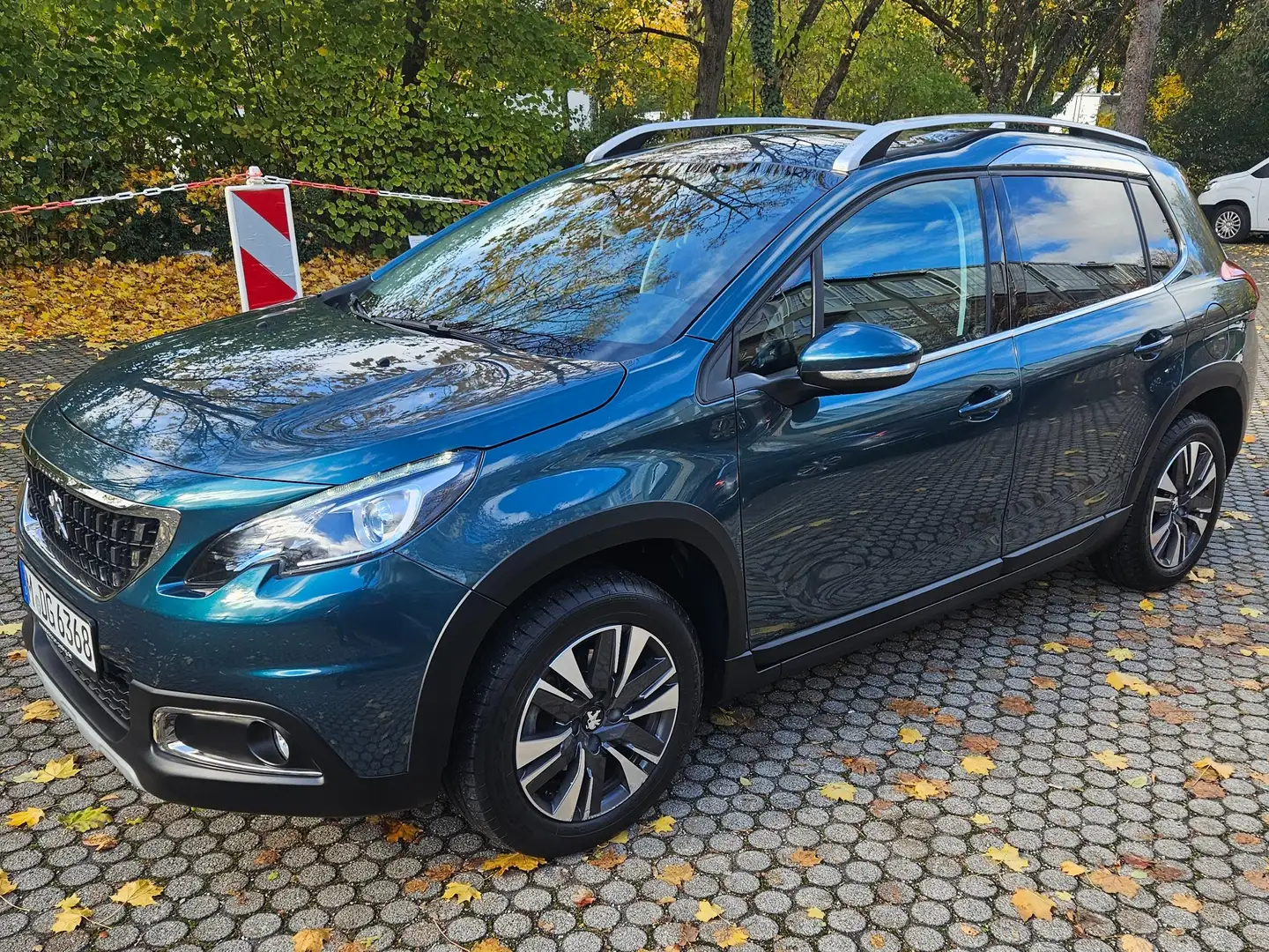 Peugeot 2008 2008 PureTech 130 GPF Stop Grün - 1