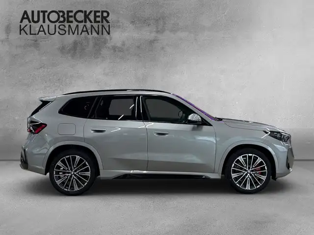 BMW X1 view 4