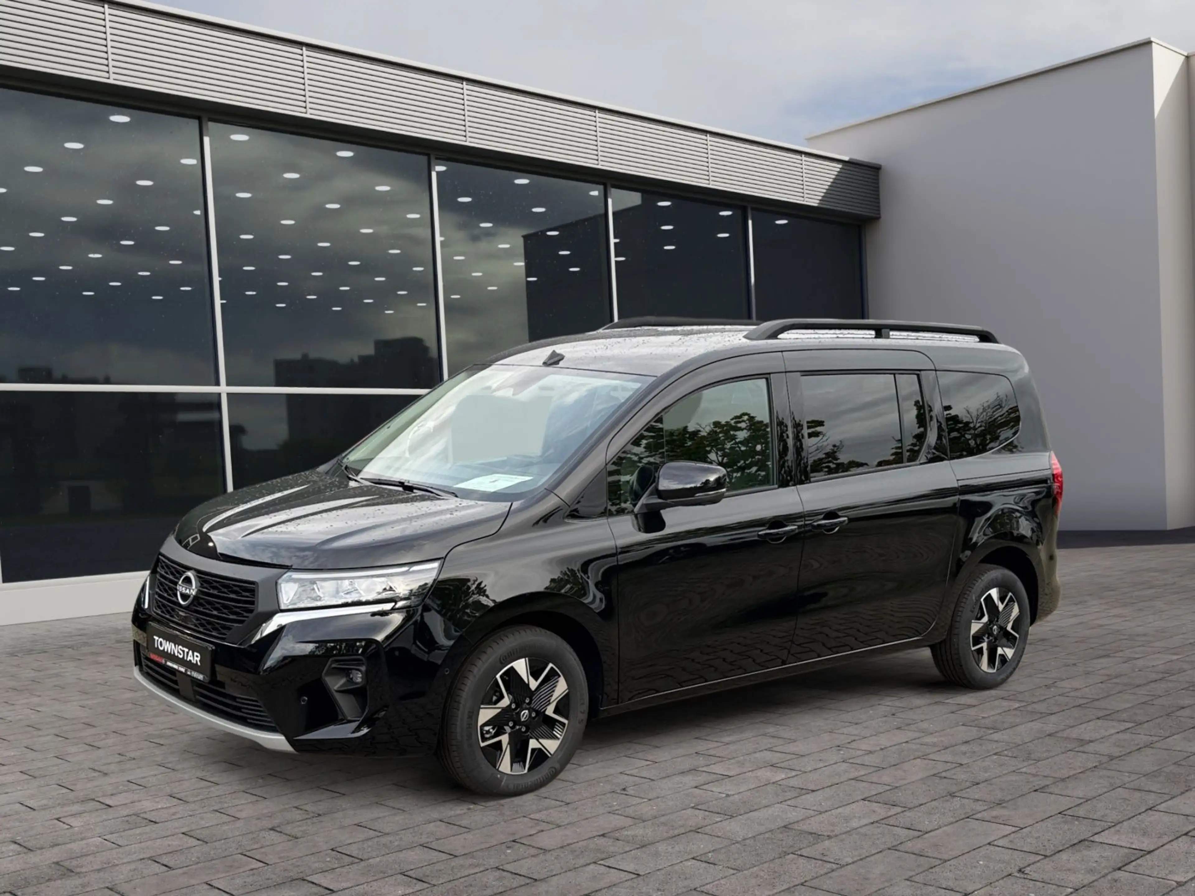 Nissan Townstar TOWNSTAR Kombi L2 1.3 DIG-T 7AT TEKNA 7-Sitzer K — photo 2