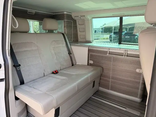 Volkswagen T6 California view 11