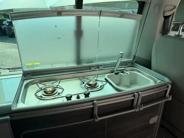 Volkswagen T6 California view 17