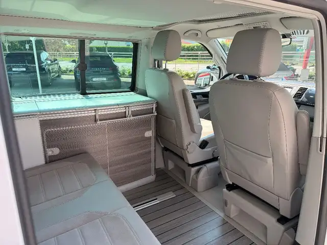 Volkswagen T6 California view 12