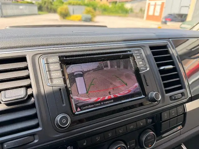 Volkswagen T6 California view 21
