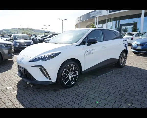 MG MG4 4 Luxury 64 KWh