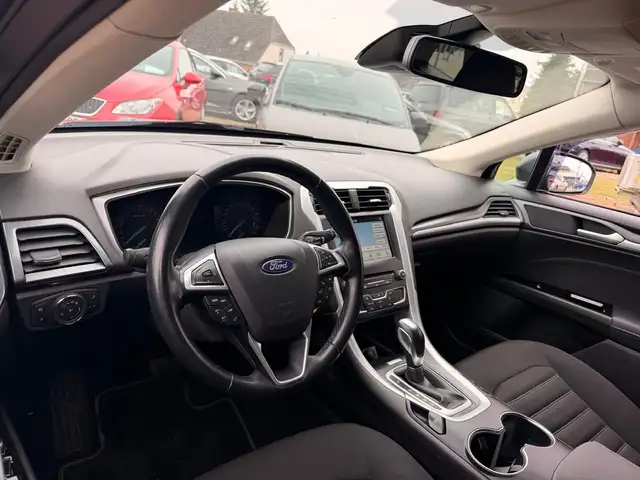 Ford Mondeo view 8