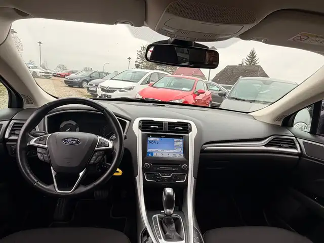 Ford Mondeo view 9
