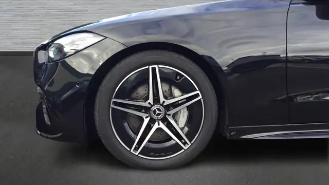 Mercedes-Benz C-Class view 5